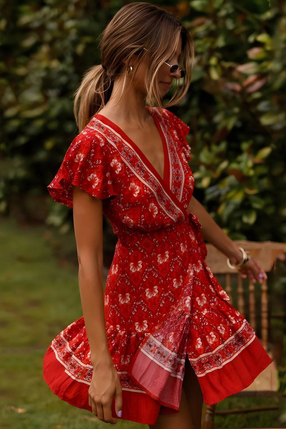 Robe Bohème Courte Fleurie Cache-Cœur à Volants
