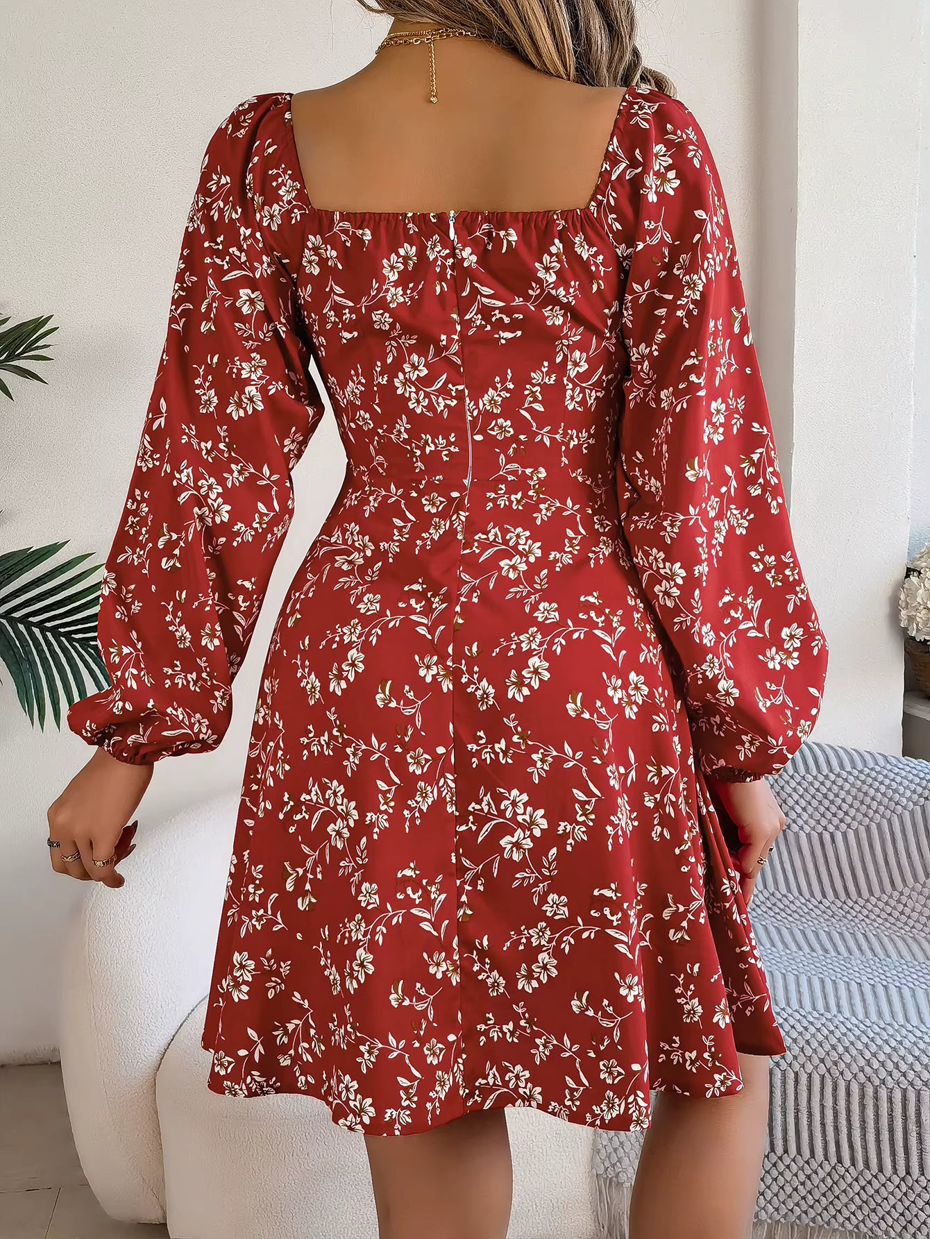 Robe Courte Fleurie à Manches Longues