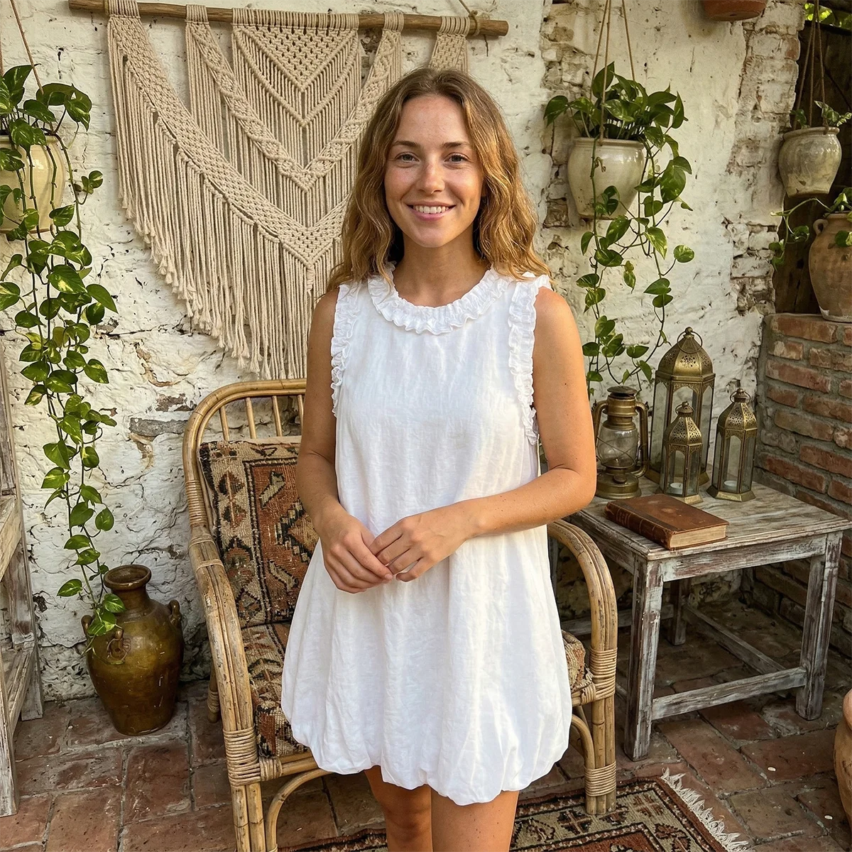 Robe Bohème Courte Blanche Coupe Boule à Volants