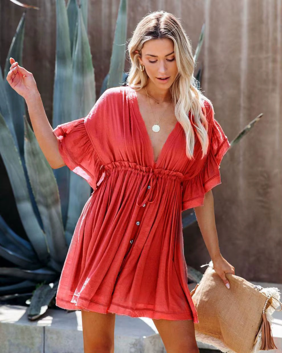 Robe Courte Bohème Boutonnée à Décolleté V Plongeant