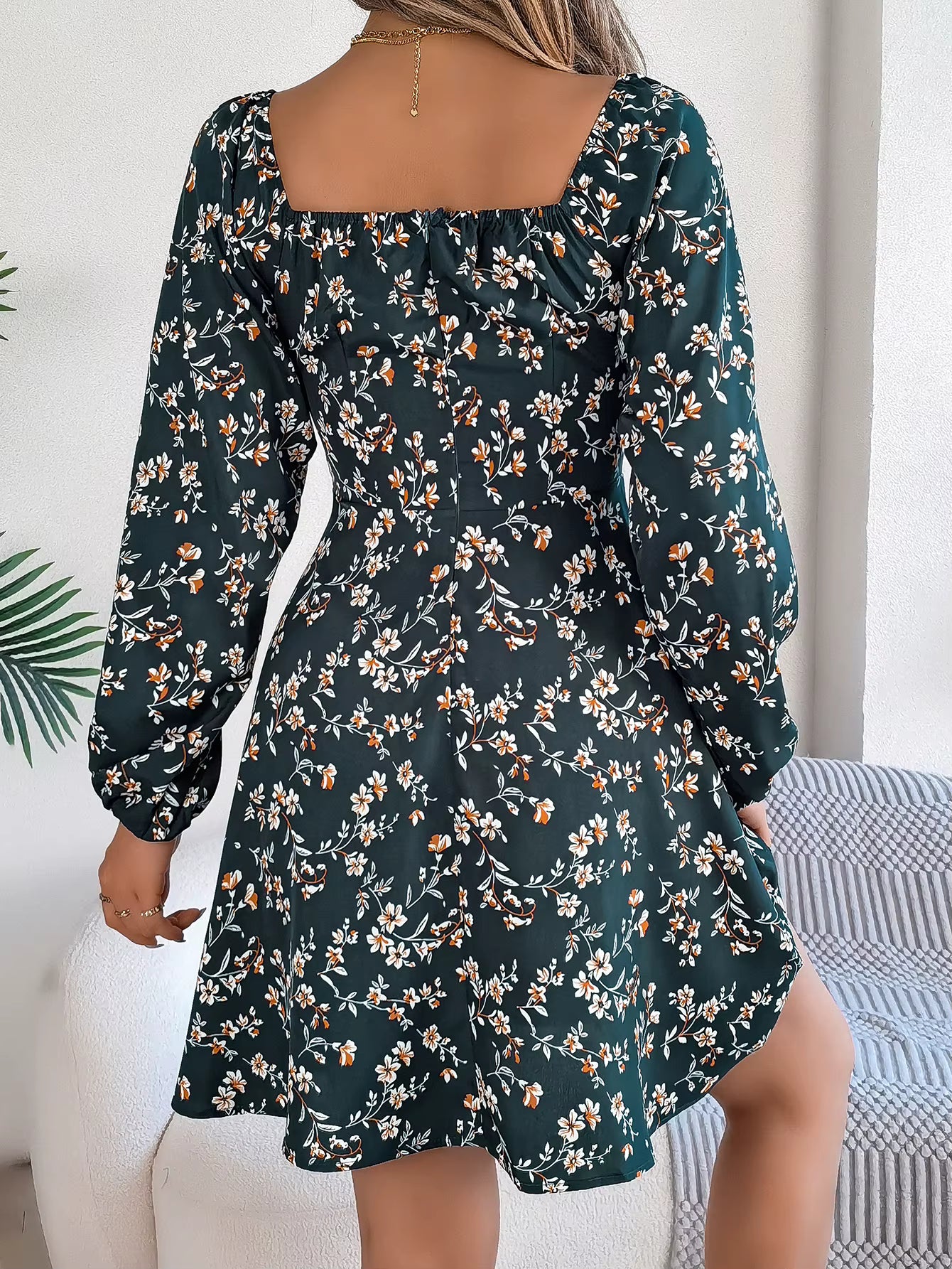 Robe Courte Fleurie à Manches Longues