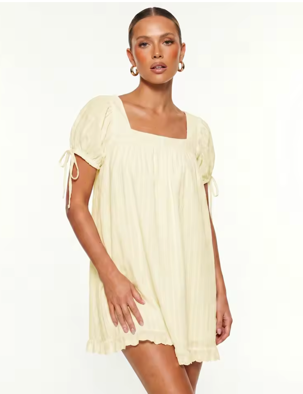 Robe Courte Bohème à Col Carré et Manches Nouées