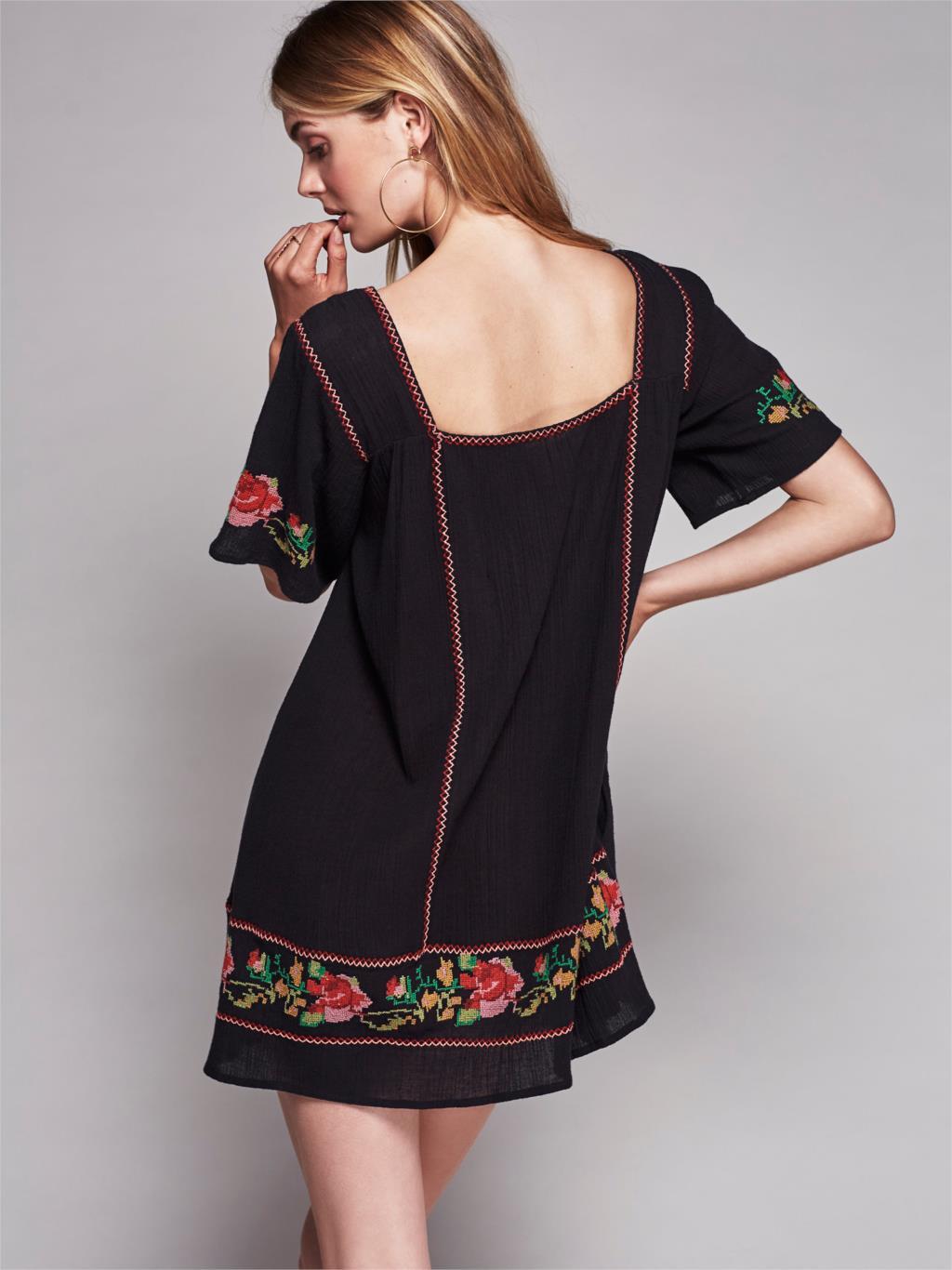 Robe bohème noir courte