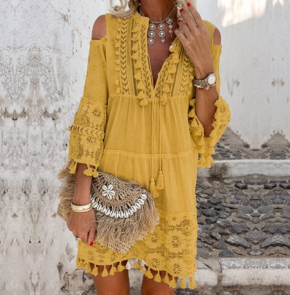 Robe Bohème Chic en Dentelle et Pompons