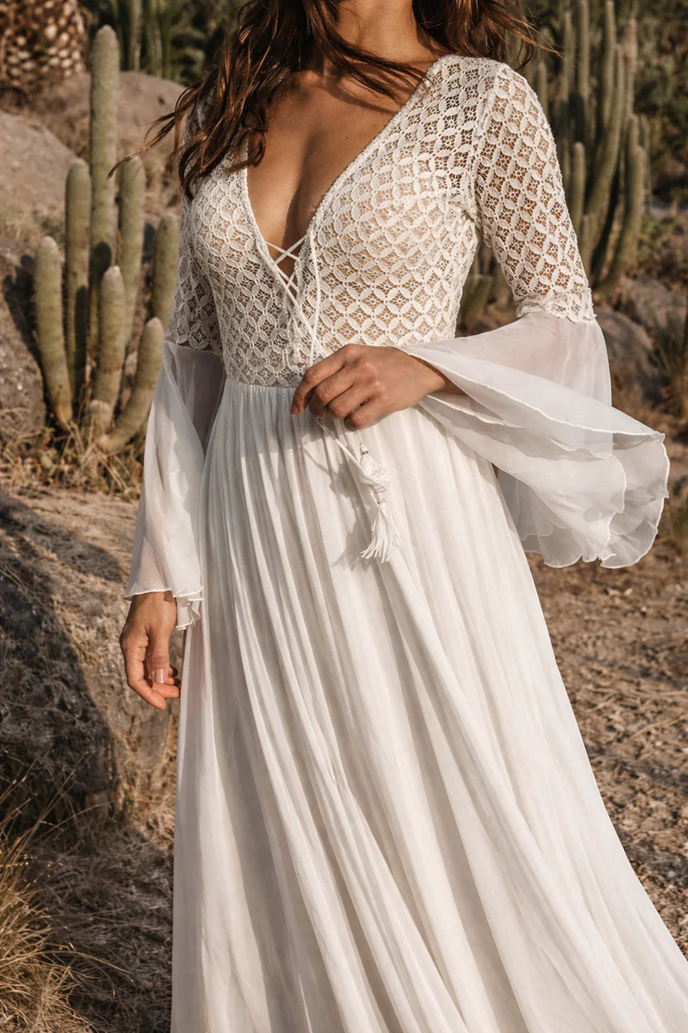 Robe Bohème Longue Blanche en Dentelle Fluide