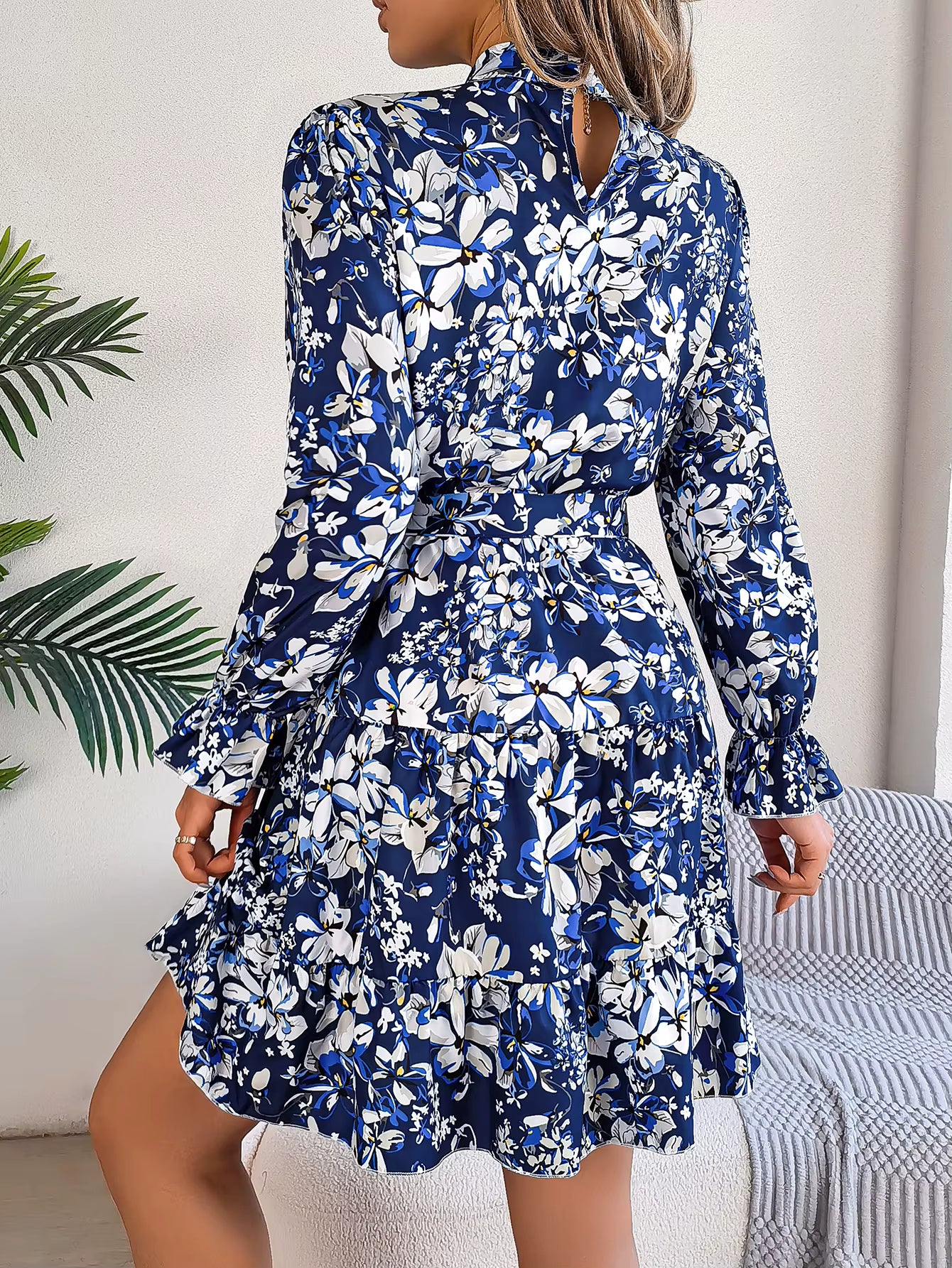 Robe Bohème Fleurie Courte à Manches Volantées