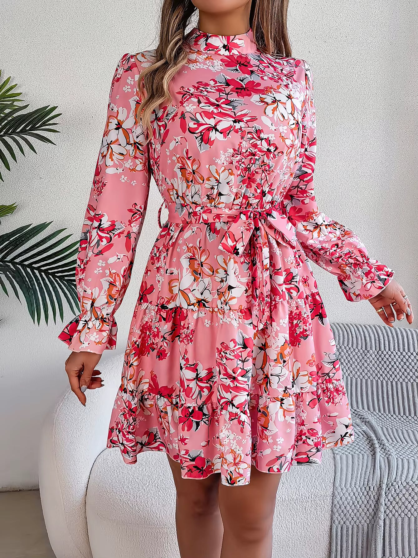 Robe Bohème Fleurie Courte à Manches Volantées