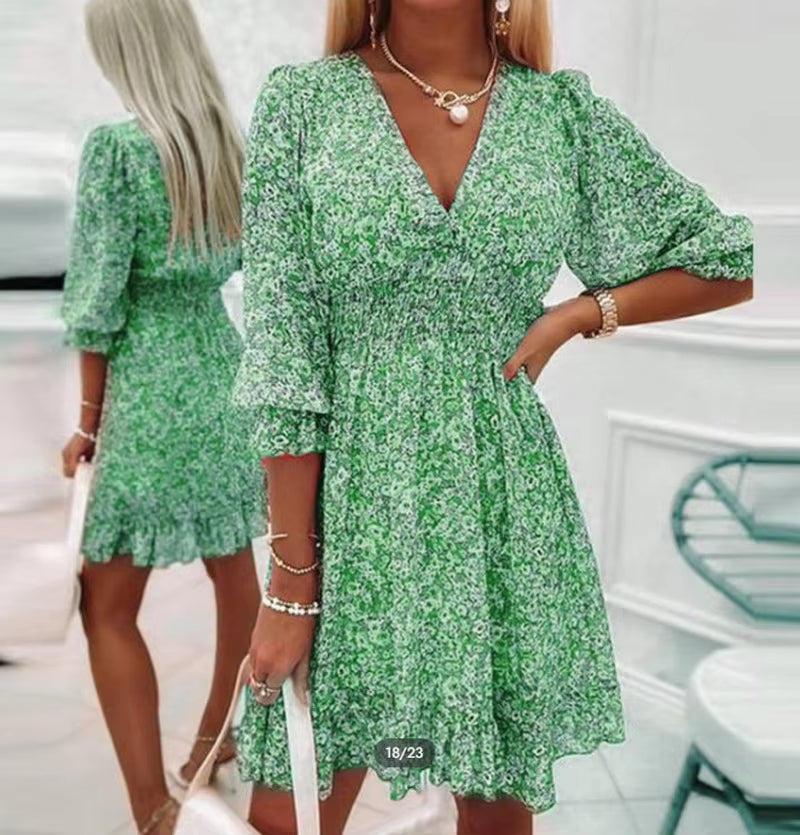 Robe Courte Fleurie à Volants et Col V