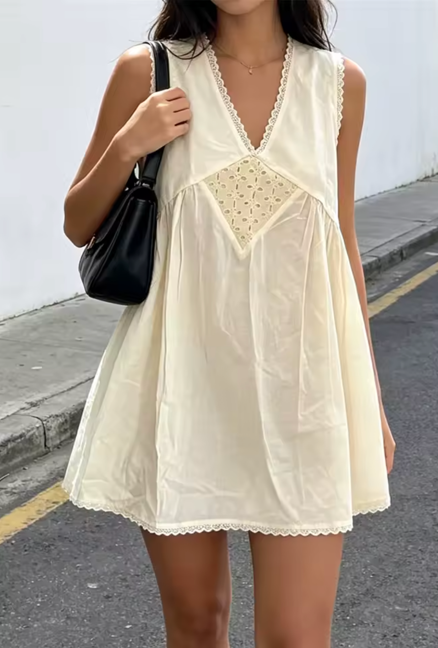 Robe Bohème Courte Ample à Dentelle Brodée