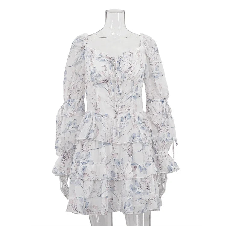 Robe Bohème Courte à Volants et Manches Bouffantes