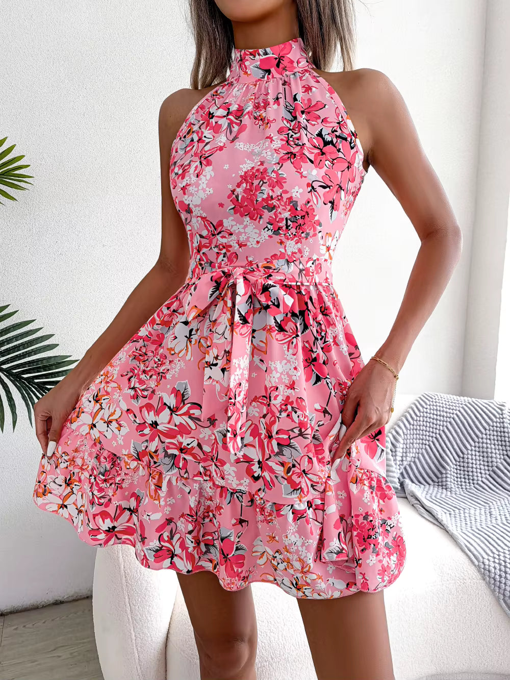 Robe Courte Fleurie à Ceinture Nouée