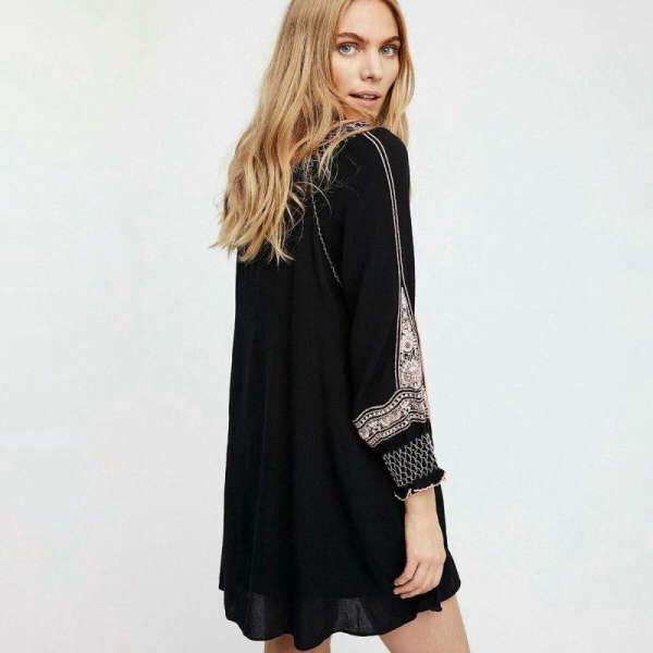 Hippie Chic Petite Robe Noire