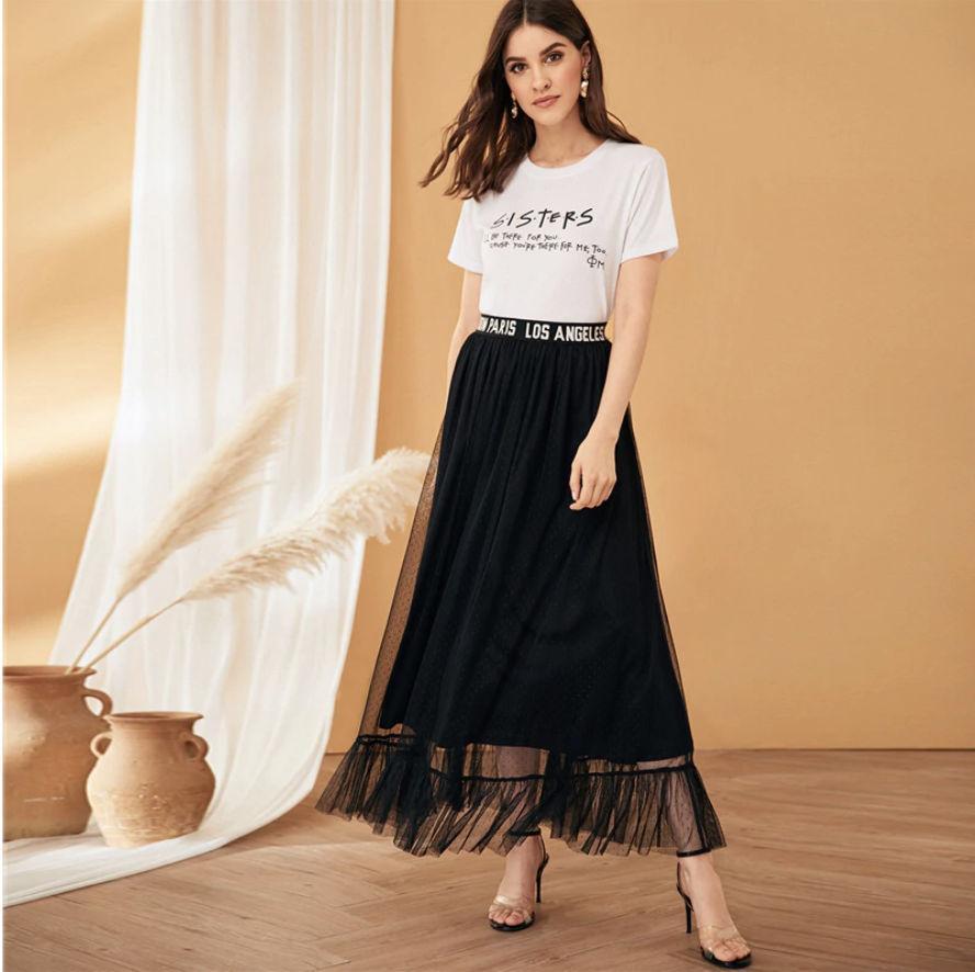 Une Jupe Longue Look Jupe Jean Noir Look Jupe En Jean Look Jupe En