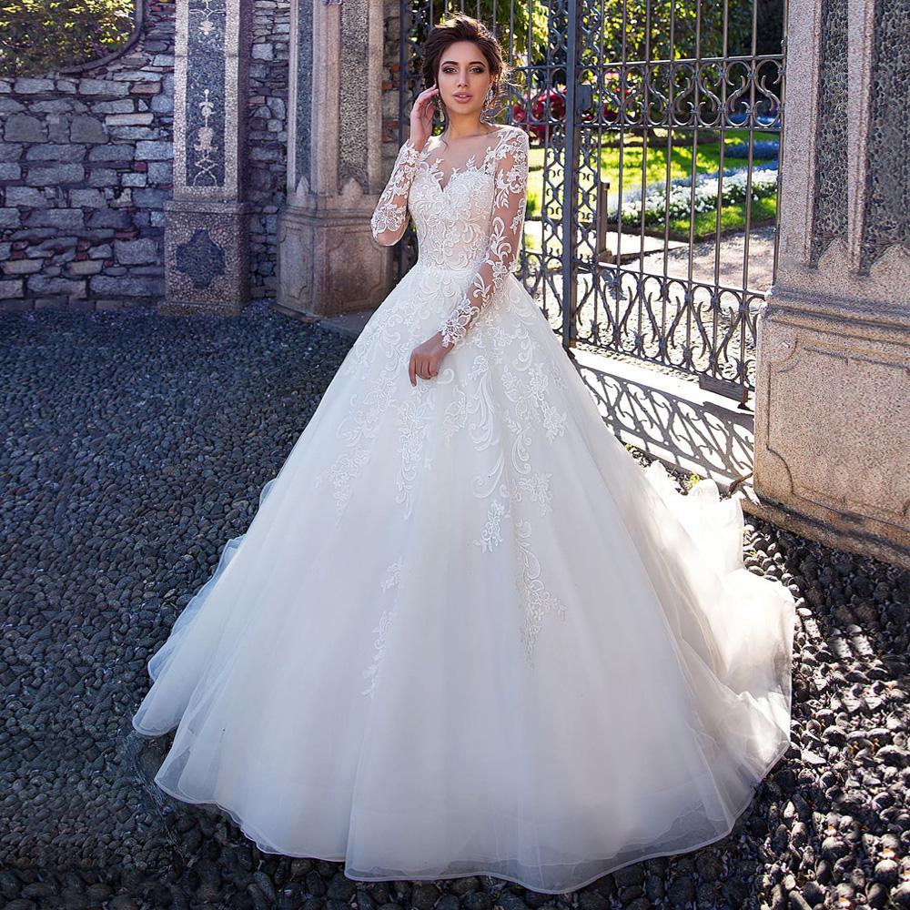 Robe de mariée chic et bohème en dentelle